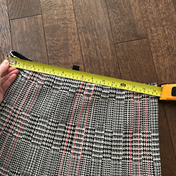 Marc Cain Skirt Size 4 - Picture 7 of 8